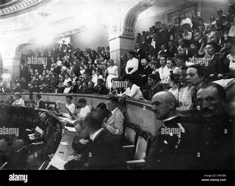 El Congreso de Weimar: Una Asamblea Constituyente en la Alemania Posterior a la Primera Guerra Mundial y el Auge del Nacionalsocialismo